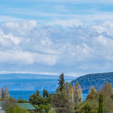 Lake Life Kinloch - Taupo Holiday Home Exterior photo