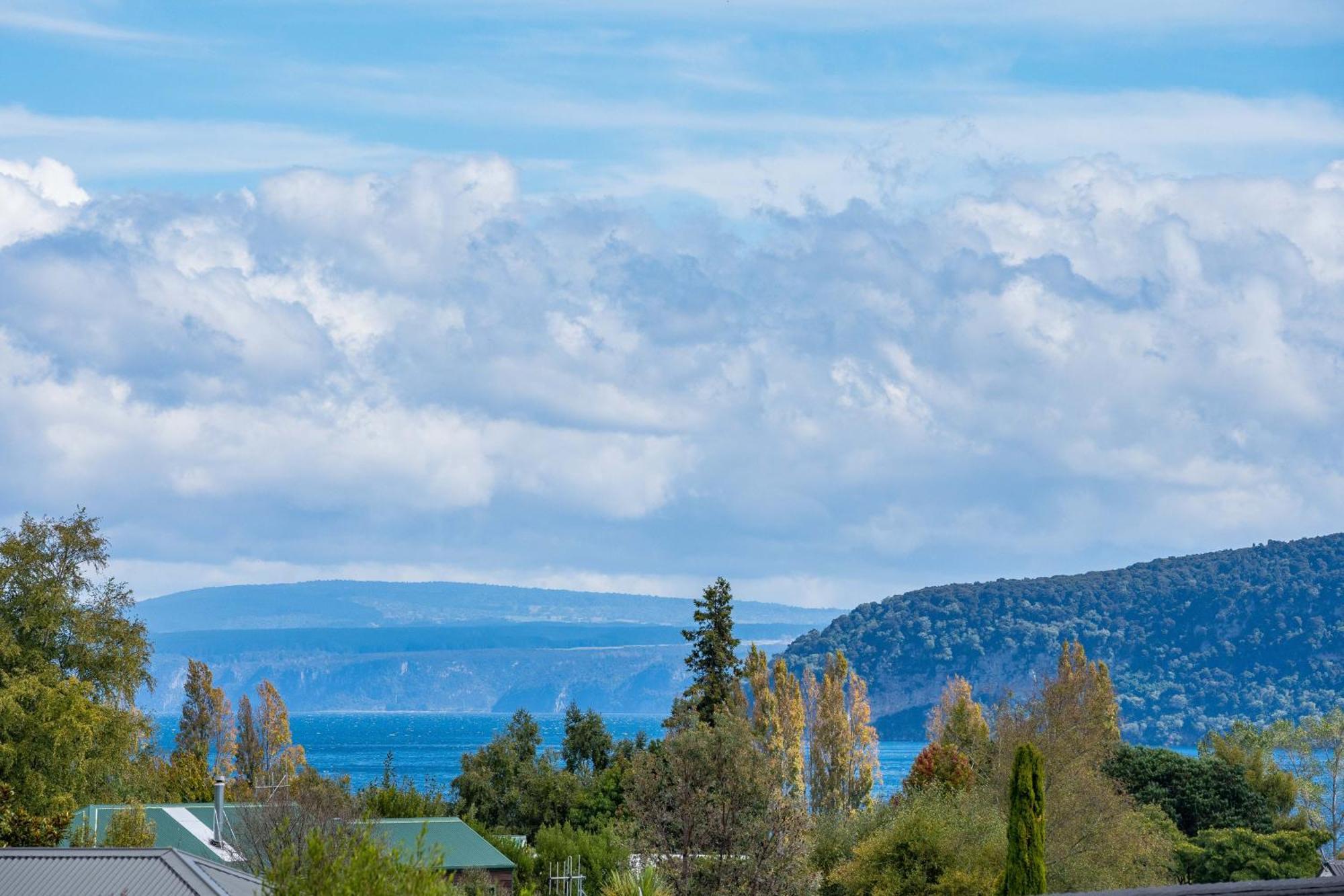 Lake Life Kinloch - Taupo Holiday Home Exterior photo